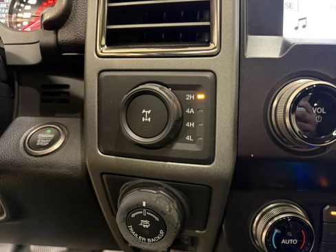 Used 2019 Ford F150 Raptor w/ Equipment Group 802A Luxury AWD/4WD image 18