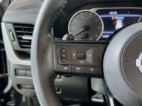 Used 2021 Nissan Rogue S AWD/4WD image 19