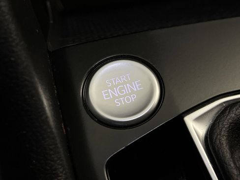 Used 2022 Volkswagen Taos SE image 31