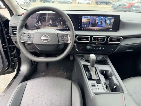 New 2026 Nissan Sentra SR w/ SR Premium Package FWD image 17