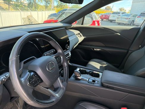 Used 2024 Lexus RX 350h w/ Convenience Package image 9