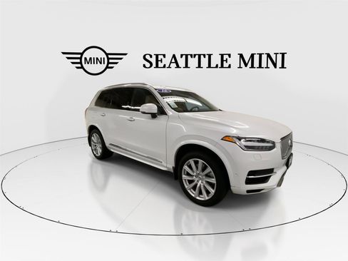 Used 2016 Volvo XC90 T8 Inscription w/ Protection Package image 2