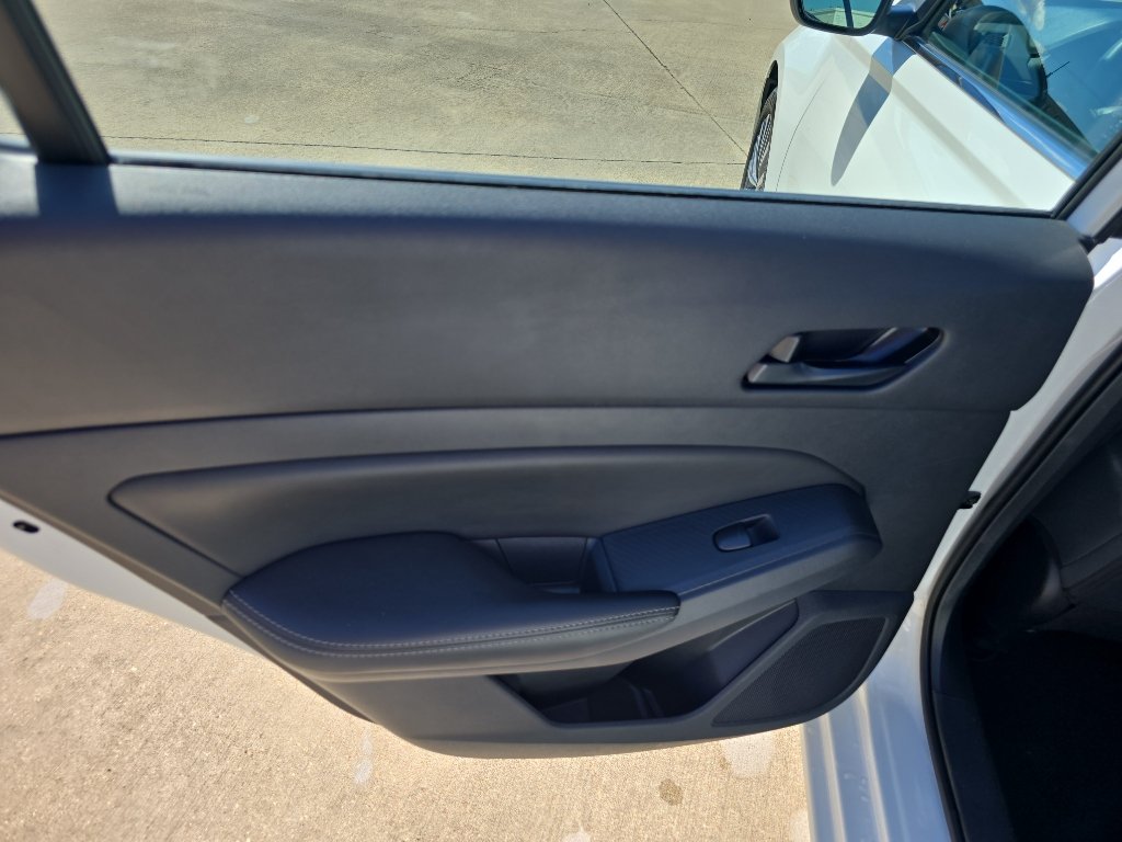 Used 2025 Nissan Altima 2.5 SV FWD image 12