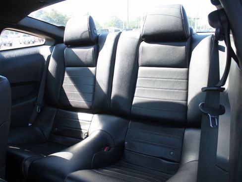 Used 2011 Ford Mustang Premium image 6