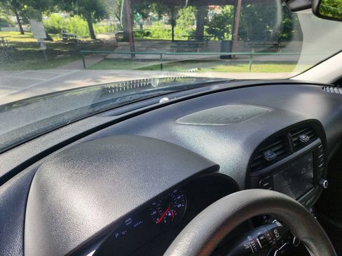 Used 2022 Kia Soul LX w/ Technology Package image 19