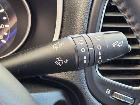 Used 2019 Jeep Compass Latitude w/ Popular Equipment Group FWD image 33