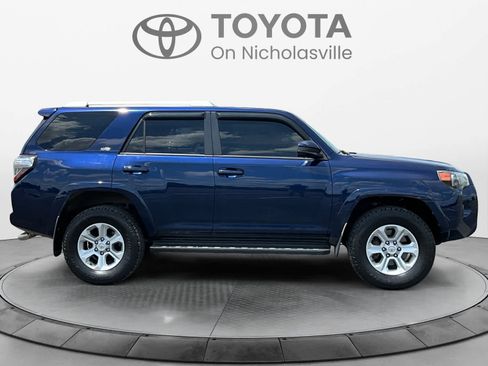 Used 2016 Toyota 4Runner SR5 AWD/4WD image 6