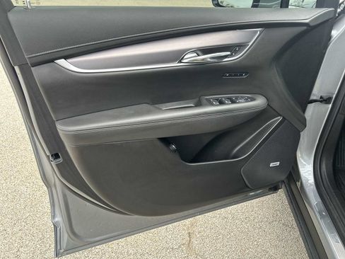Used 2025 Cadillac XT6 Luxury AWD/4WD image 23