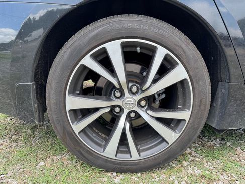 Used 2016 Nissan Maxima Platinum w/ Interior Lighting Package FWD image 10