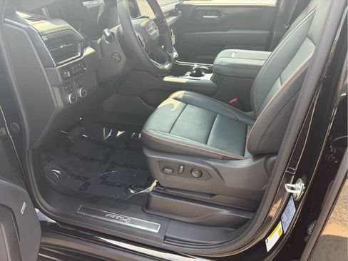 Used 2026 GMC Yukon XL AT4 AWD/4WD image 9
