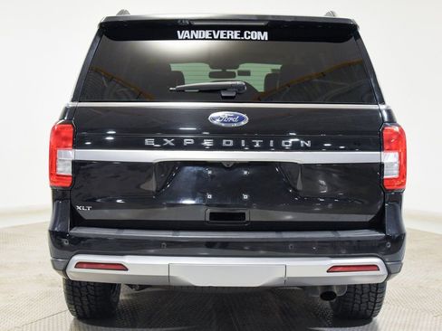 Used 2023 Ford Expedition XLT image 9