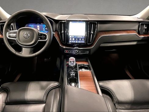 Certified 2023 Volvo XC60 B6 Ultimate w/ Protection Package Premier AWD/4WD image 7