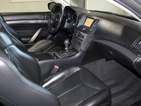 Used 2011 INFINITI G37 Journey w/ Premium Pkg RWD image 29