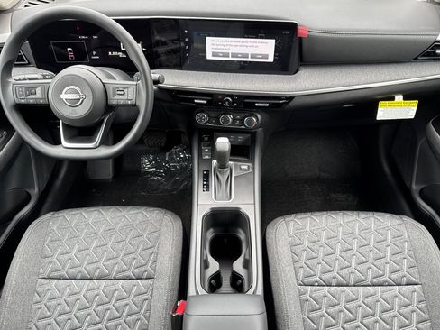 New 2025 Nissan Kicks SV w/ Illumination Package image 10