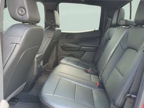 Used 2025 Chevrolet Colorado Trail Boss AWD/4WD image 36