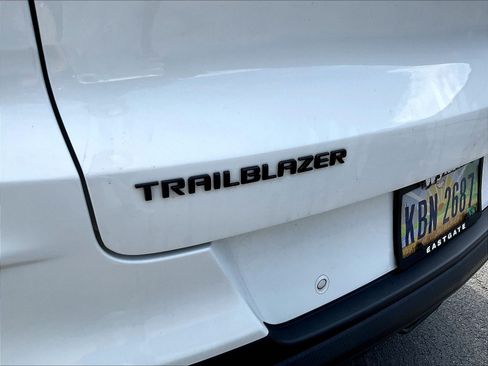 Used 2023 Chevrolet TrailBlazer RS w/ Convenience Package FWD image 24