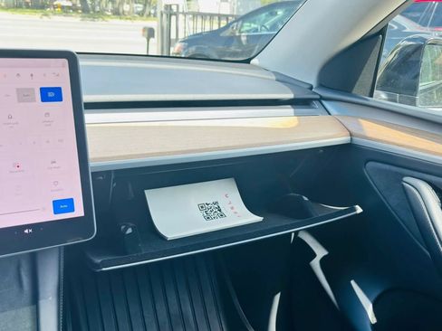 Used 2023 Tesla Model Y Long Range AWD/4WD image 17