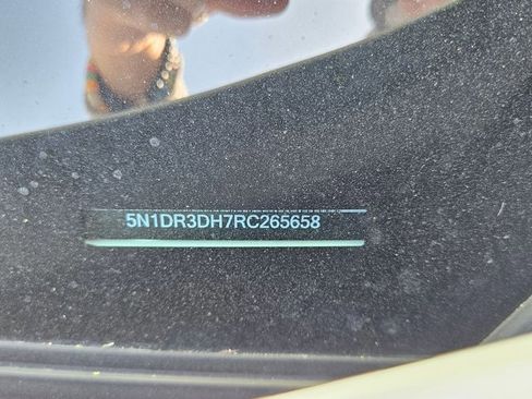 Used 2024 Nissan Pathfinder Platinum image 15