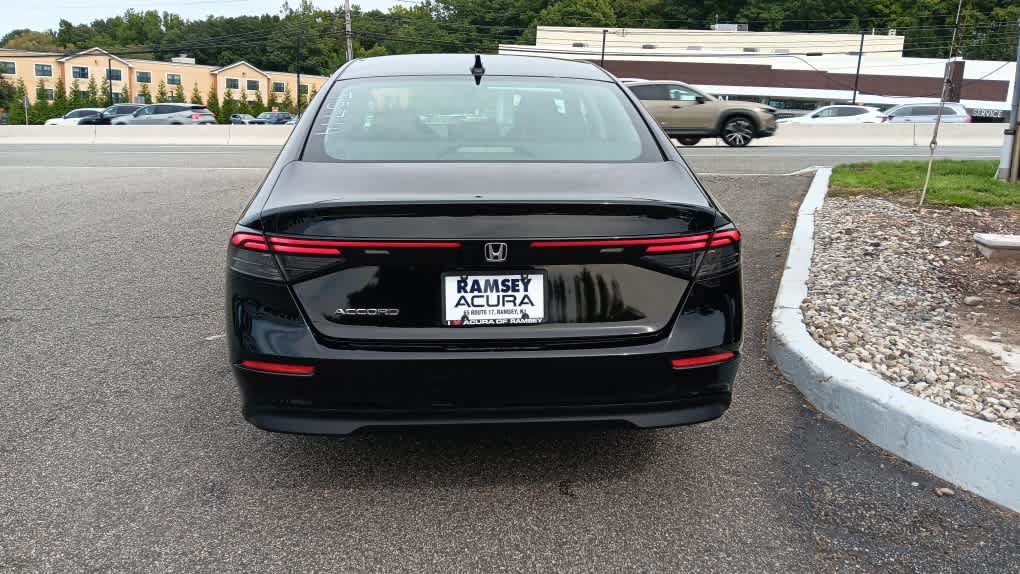 Used 2023 Honda Accord EX image 4