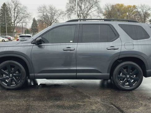 Used 2025 Honda Pilot Black Edition image 5