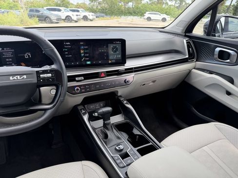 Used 2026 Kia Sorento S FWD image 18