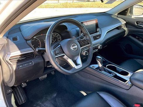 Used 2025 Nissan Altima 2.5 SR image 11