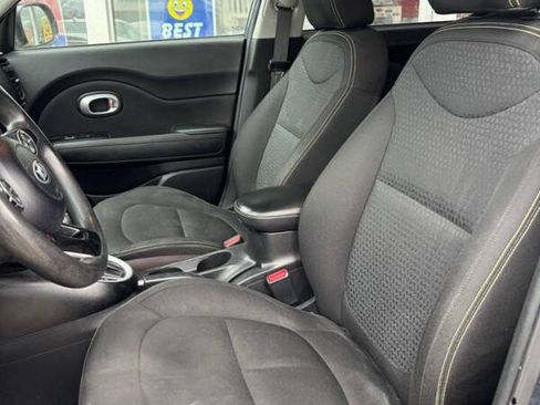 Used 2015 Kia Soul + image 5