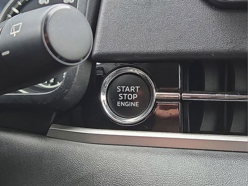 Used 2024 Mitsubishi Outlander SE image 30