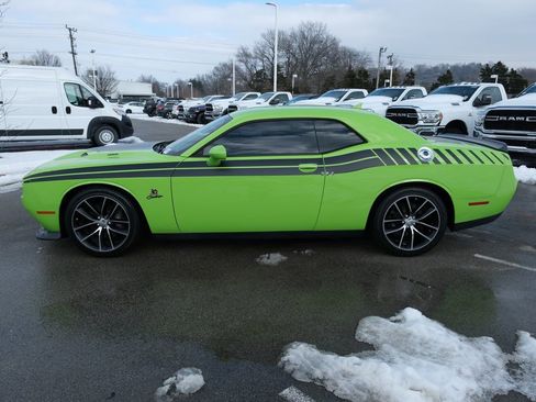 Used 2015 Dodge Challenger R/T Scat Pack w/ Leather Interior Group image 10