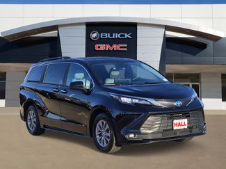 Used 2025 Toyota Sienna XLE video 1