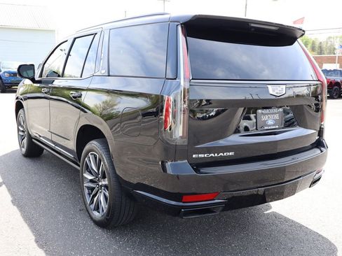 Used 2024 Cadillac Escalade Sport w/ Touring Package AWD/4WD image 16
