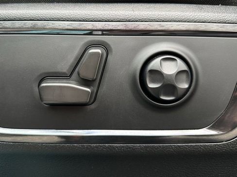 Used 2023 RAM 1500 Limited w/ Body Color Bumper Group image 16