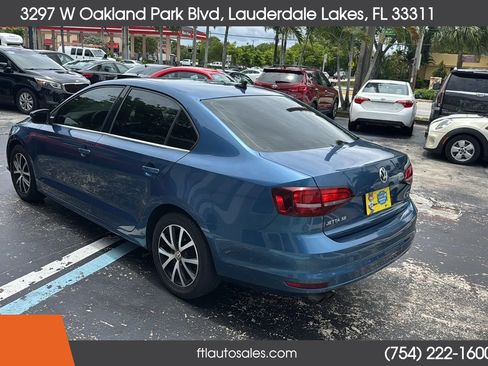 Used 2017 Volkswagen Jetta SE FWD image 6