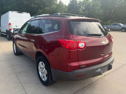 Used 2010 Chevrolet Traverse LT w/ Personal Connectivity Package FWD image 9