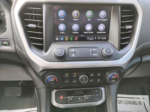 Used 2023 GMC Acadia SLT w/ LPO, Floor Liner Package FWD image 7