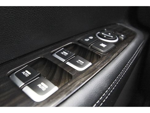 Used 2020 Kia Sorento FWD V6 image 23