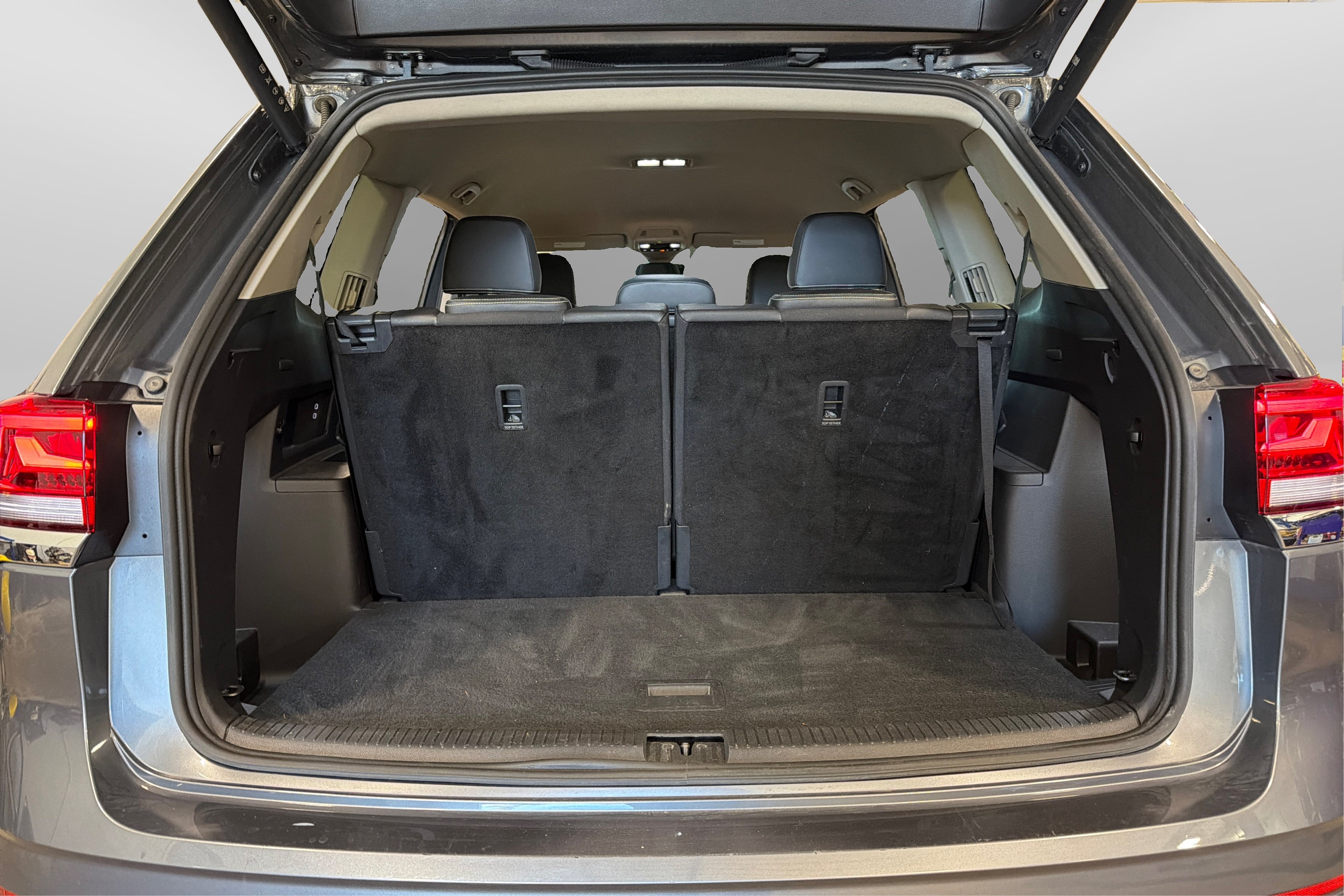 Used 2025 Volkswagen Atlas SE FWD image 44