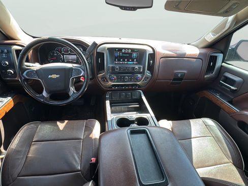 Used 2015 Chevrolet Silverado 1500 High Country w/ High Country Premium Package AWD/4WD image 31
