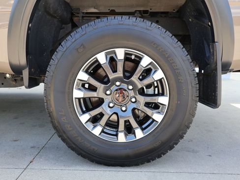 Used 2024 Nissan Titan PRO-4X w/ Pro-4x Convenience Package AWD/4WD image 45