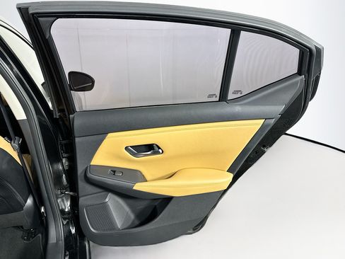 Used 2022 Nissan Sentra SV w/ SV Premium Package FWD image 29
