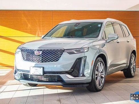 Used 2025 Cadillac XT6 Premium Luxury image 1