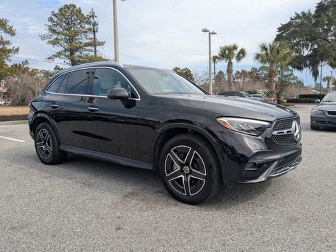 Used 2025 Mercedes-Benz GLC 300 4MATIC image 2