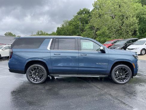 New 2025 Chevrolet Suburban Premier image 89