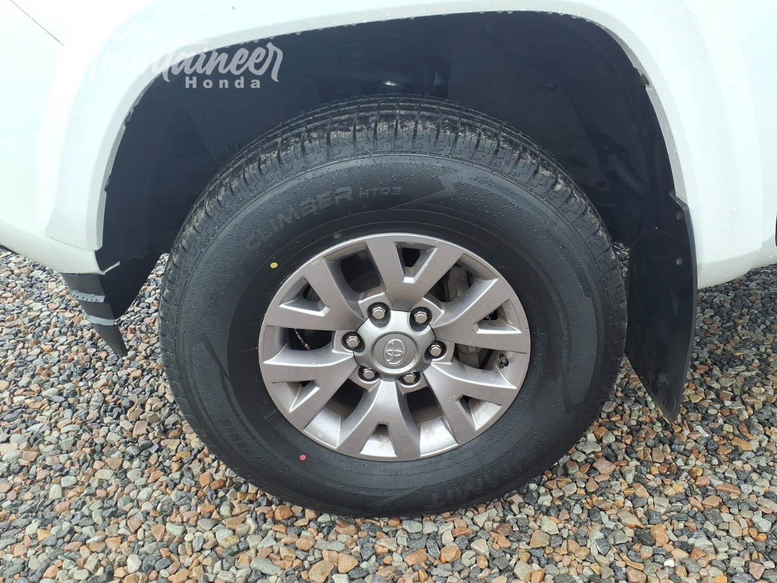 Used 2016 Toyota Tacoma SR5 RWD image 9
