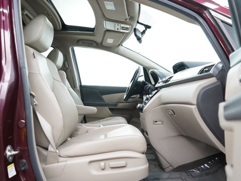 Used 2013 Honda Odyssey Touring image 11