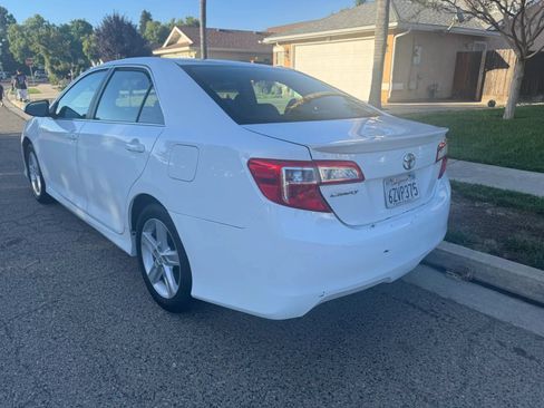 Used 2013 Toyota Camry SE FWD image 3