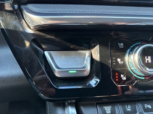 Used 2024 GMC Sierra 2500 Denali w/ Denali Reserve Package image 25