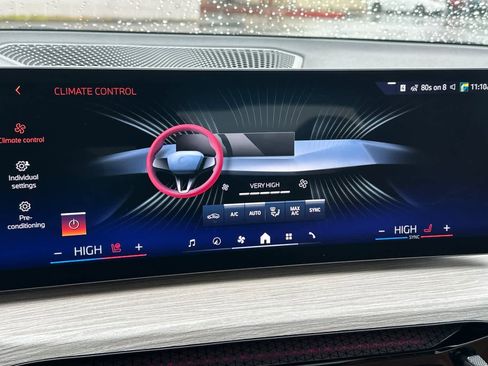 Used 2025 BMW 330i Sedan w/ Premium Package image 22