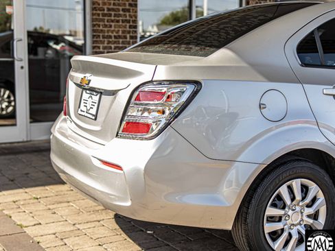 Used 2017 Chevrolet Sonic LS image 12