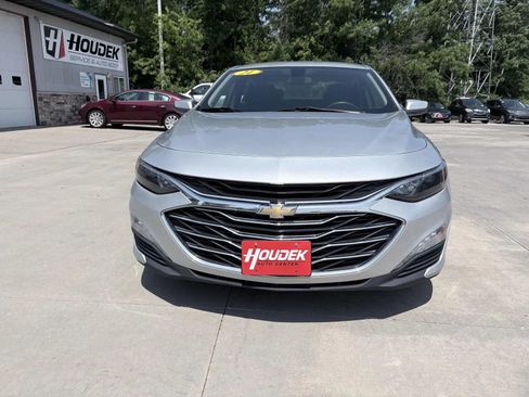 Used 2021 Chevrolet Malibu LT FWD image 2